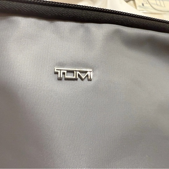 TUMI for Delta Small Gray Zip Pouch Travel Case Toiletry Storage Bag - Picture 10 of 10